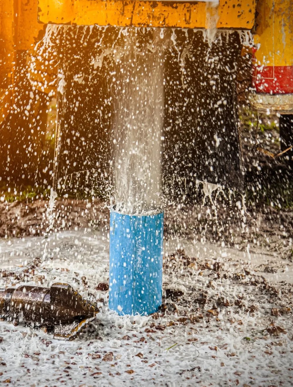 Foreuse industrielle en action pour le forage d’un puits d’eau à Blainville.